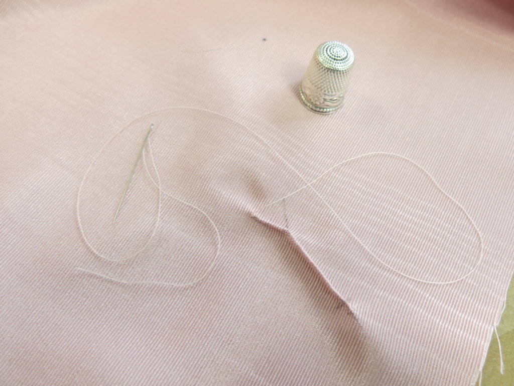 Stitching the Y dart