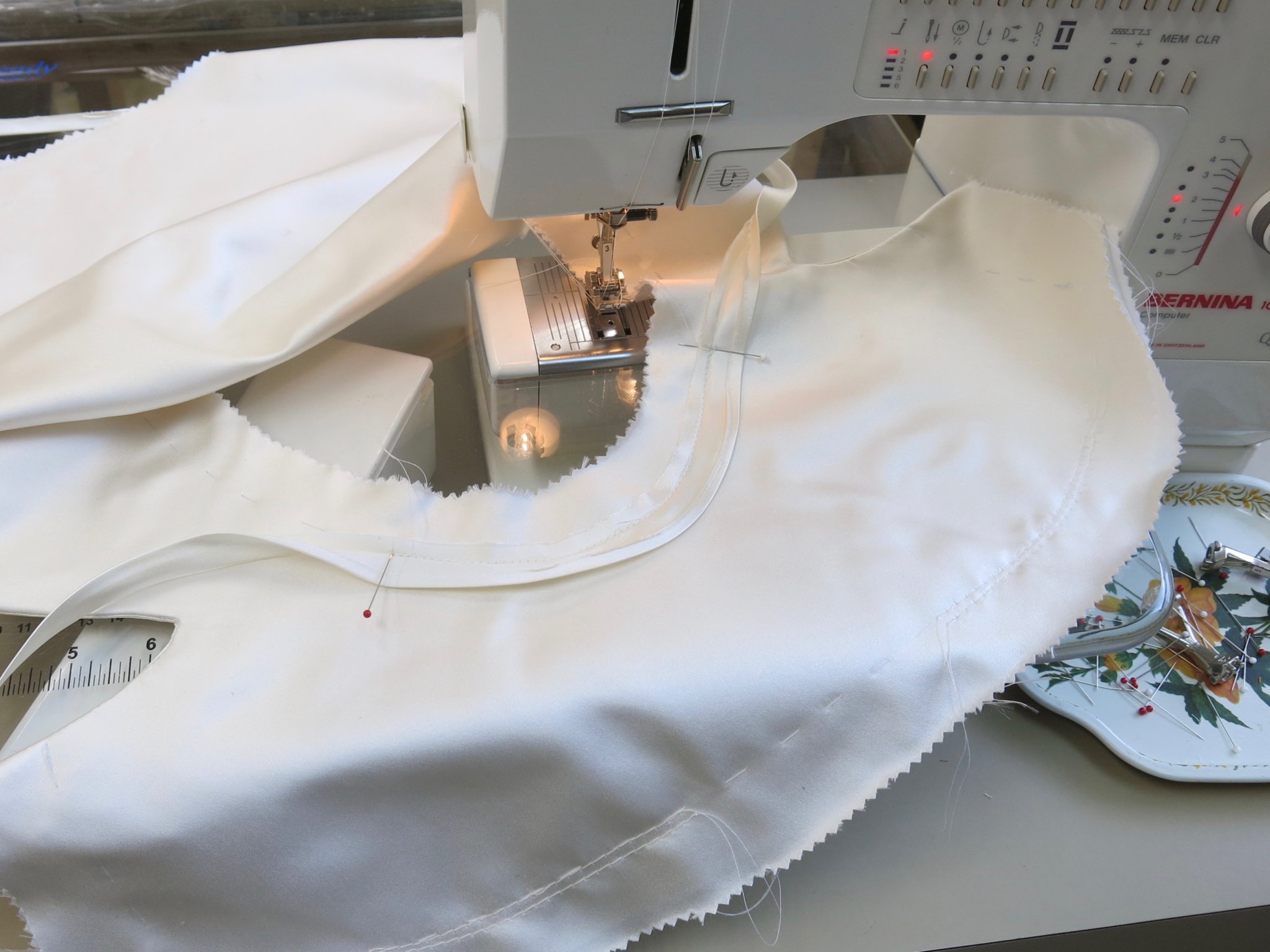 Constructing Tiffany's Wedding Dress: Collar & Neckline - Brooks Ann ...
